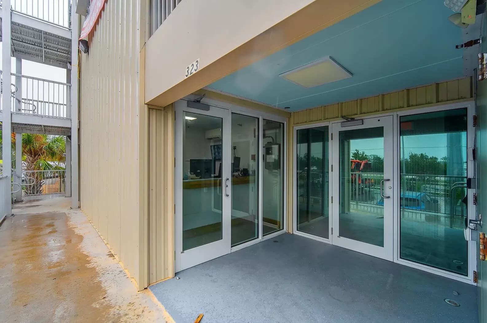 678 Storage entrance on the Overseas Highway, Big Coppitt Key